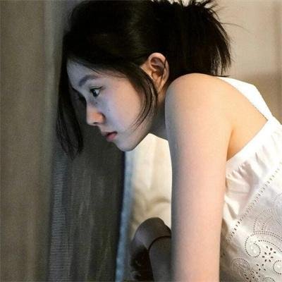 鬓边不是海棠红